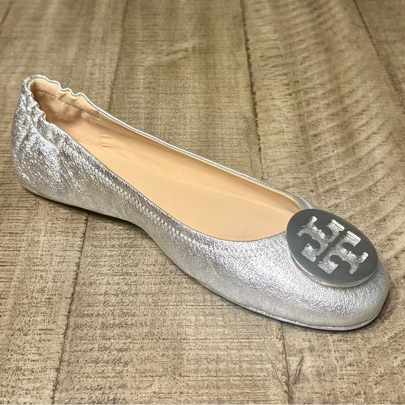 Tory Burch Minnie Silver Metallic Ballet Flats Size 9 New in Box - Picture 1 of 10